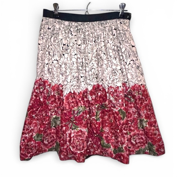 Anthropologie Dresses & Skirts - Anthropologie A-Line Skirt B&W to Red Floral Print. Lined. Black Lace Detail 6